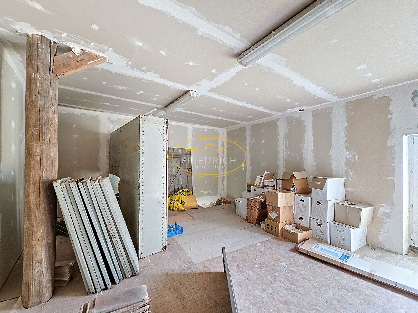 Photo GARAGE PLEIN CENTRE A USAGE DE GARAGE OU POSSIBILITÉ HABITATION image 5/5