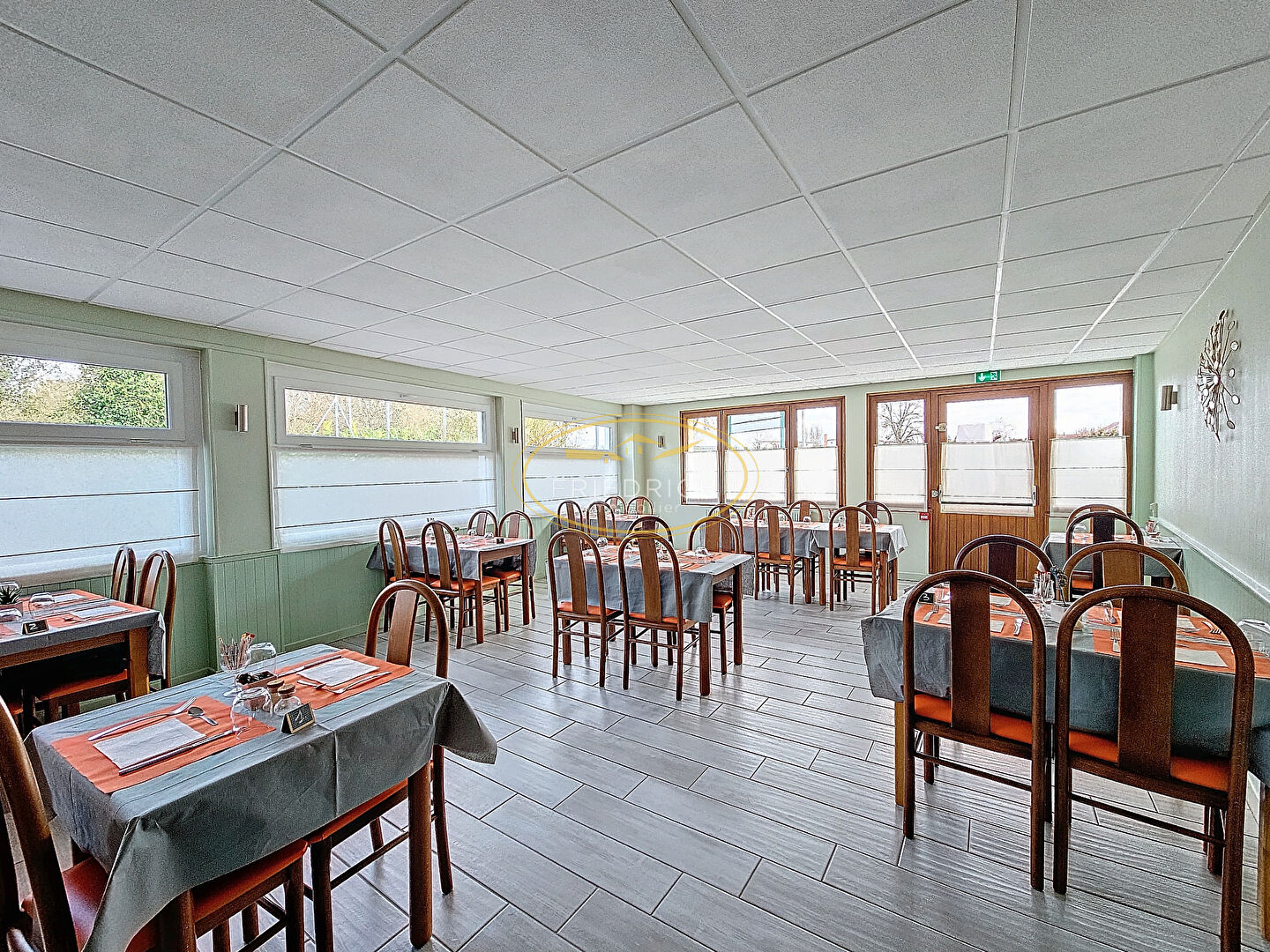 Photo FONDS DE COMMERCE BAR-RESTAURANT-TRAITEUR image 4/6