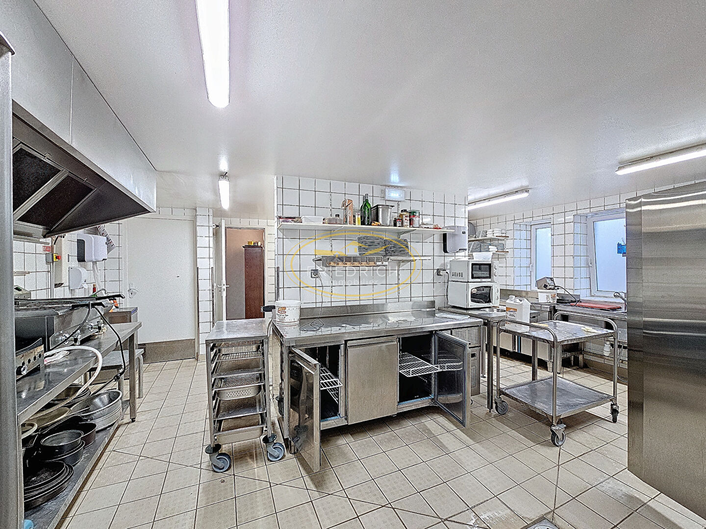 Photo FONDS DE COMMERCE BAR-RESTAURANT-TRAITEUR image 5/6