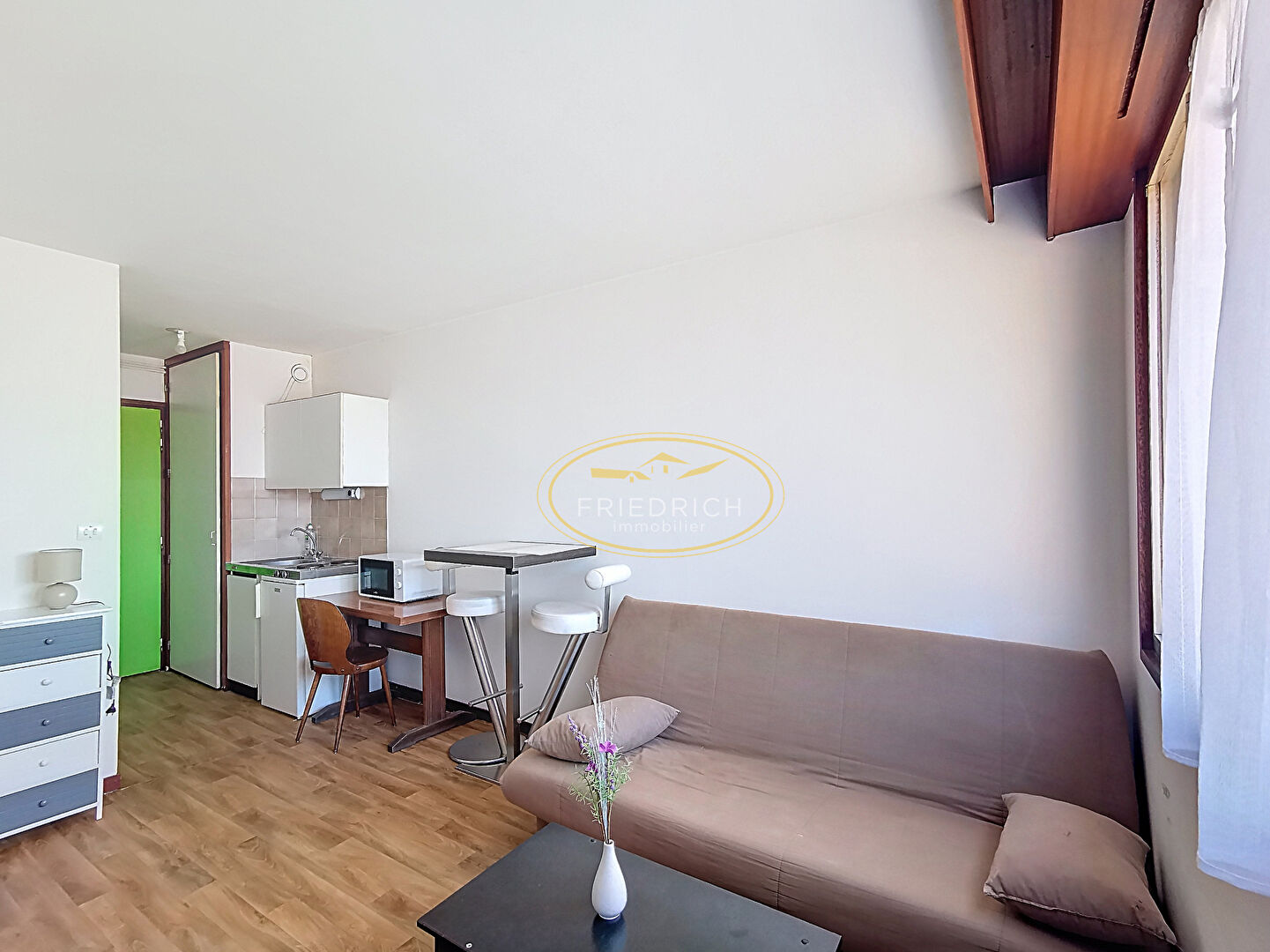 Photo STUDIO MEUBLÉ CENTRE-VILLE - LIGNY EN BARROIS image 2/6