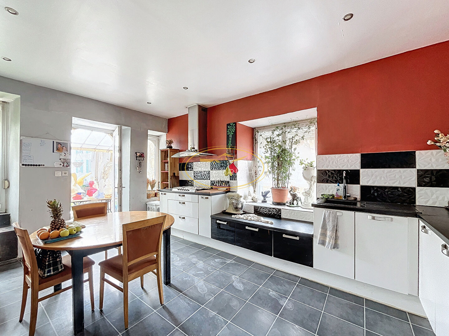 MAISON DE VILLAGE EN COURS DE RÉNOVATION