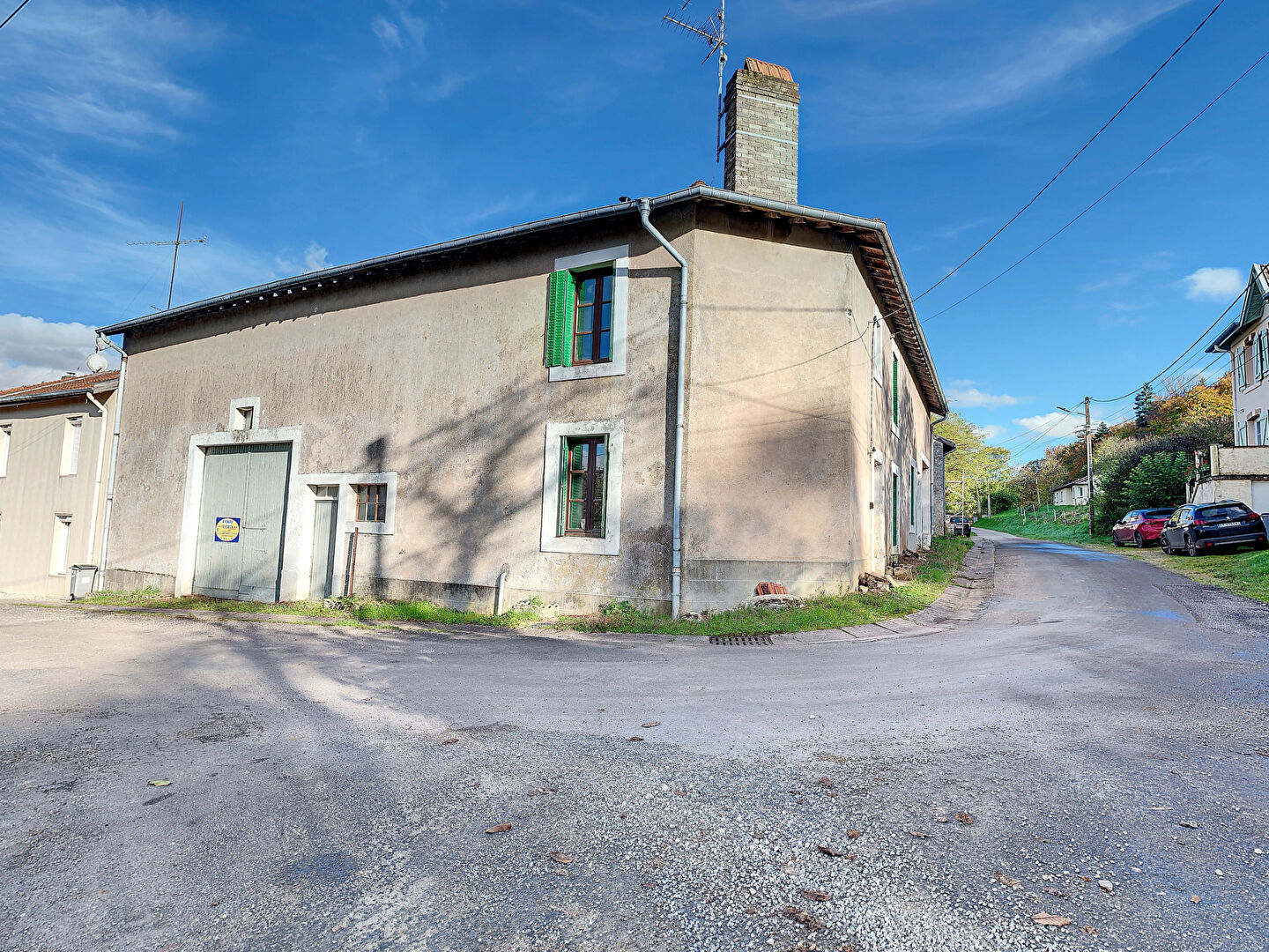 MAISON DE VILLAGE  - A rénover