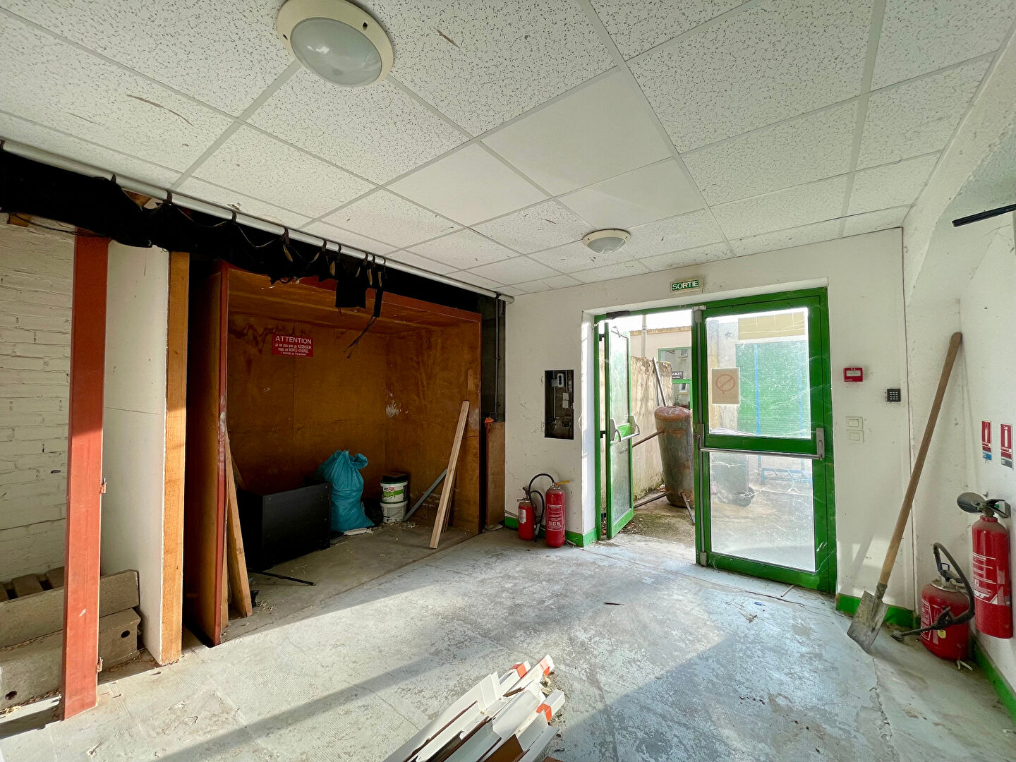 Photo ENSEMBLE IMMOBILIER A USAGE COMMERCIAL ou ARTISANAL et D'HABITATION image 6/6