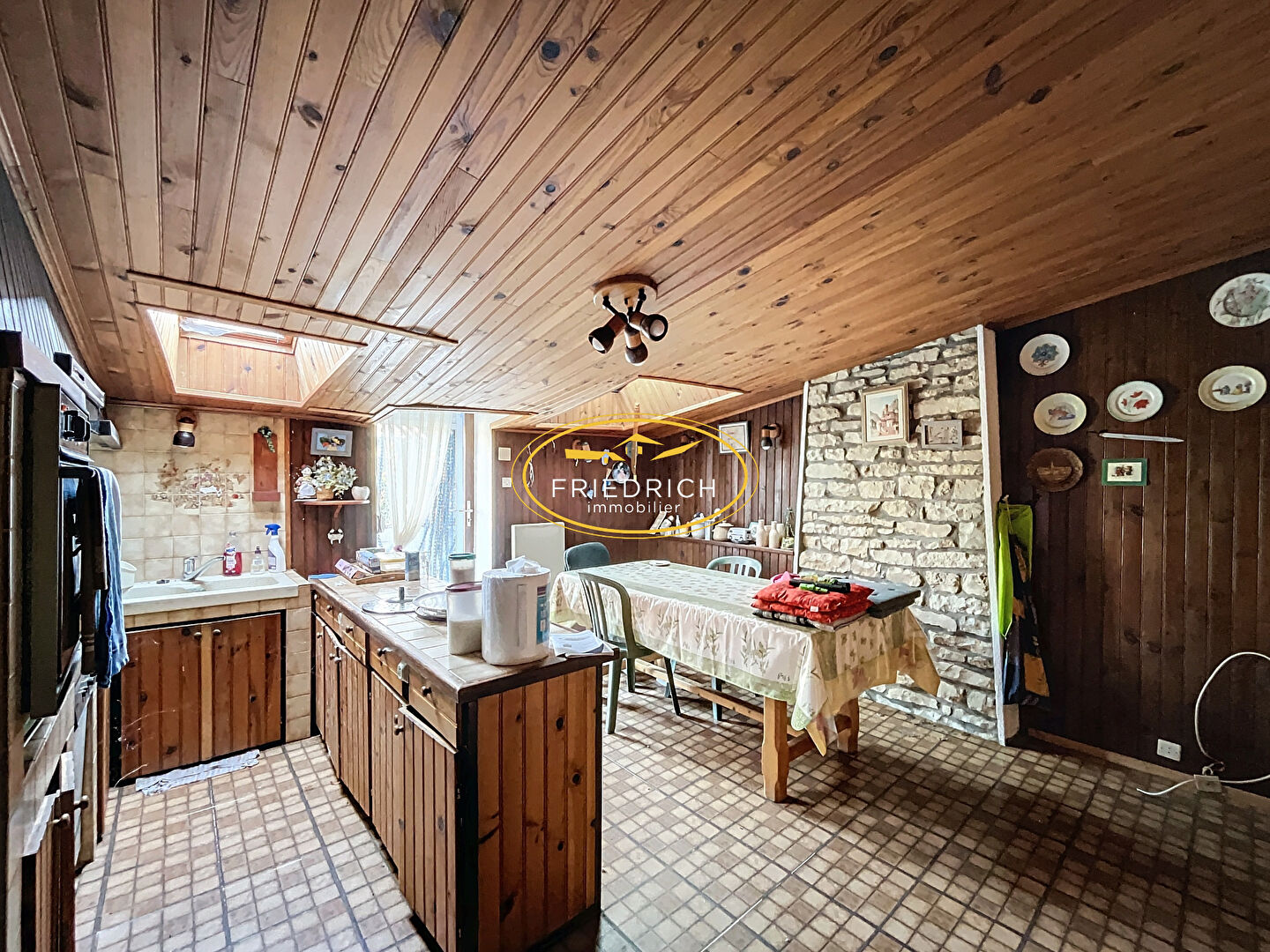 MAISON DE VILLAGE À RÉNOVER