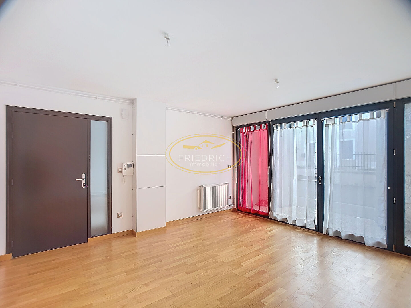 Photo STUDIO Rez-de-chaussée - GONDRECOURT-LE-CHÂTEAU image 2/5