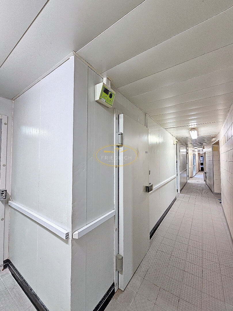 Photo LOCAL COMMERCIAL LIBRE DE TOUS COMMERCES image 3/6