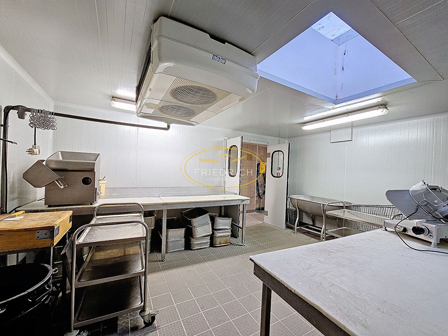 Photo LOCAL COMMERCIAL LIBRE DE TOUS COMMERCES image 4/6