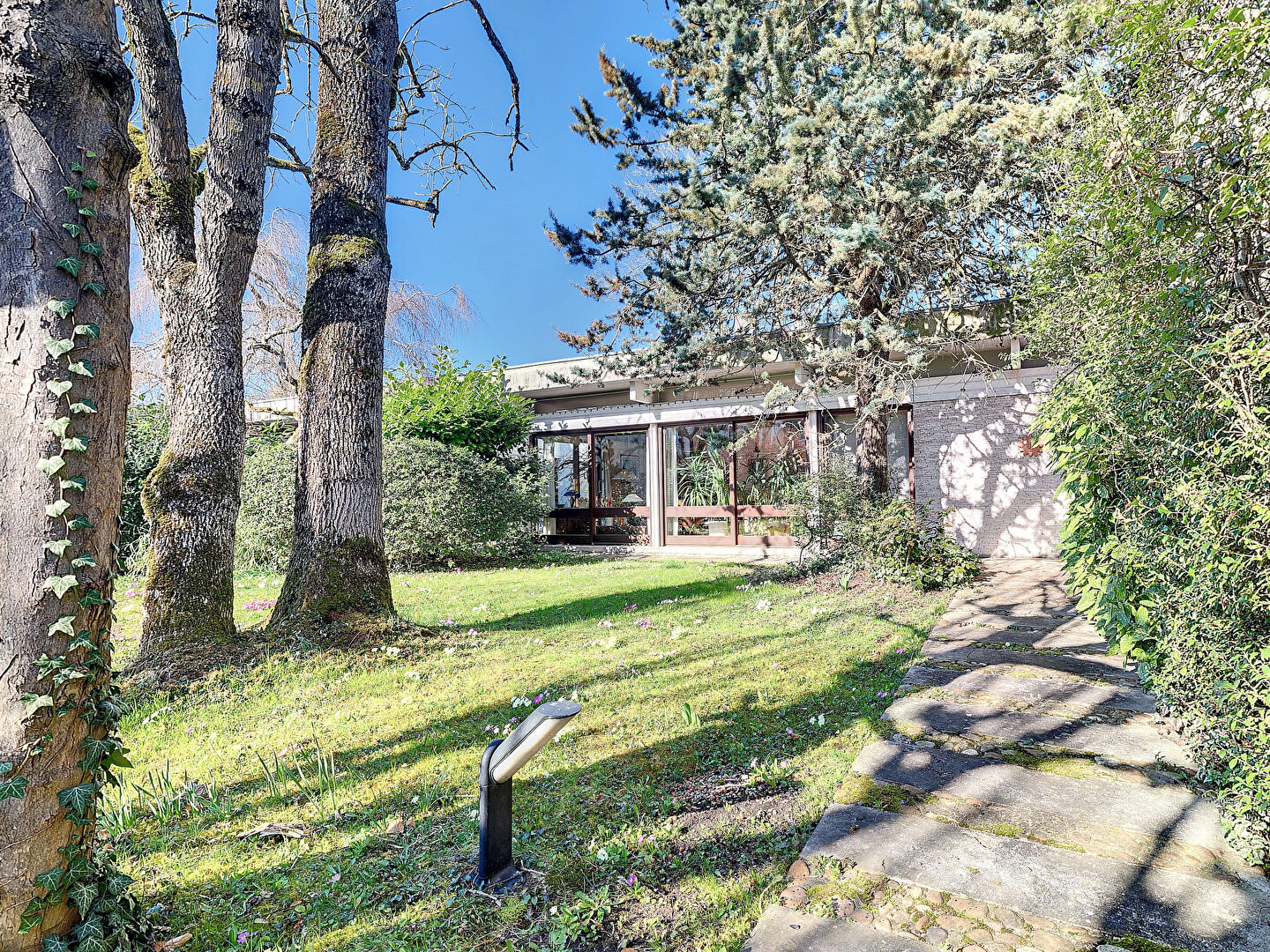 PAVILLON D'ARCHITECTE AU C?UR DE VILLE