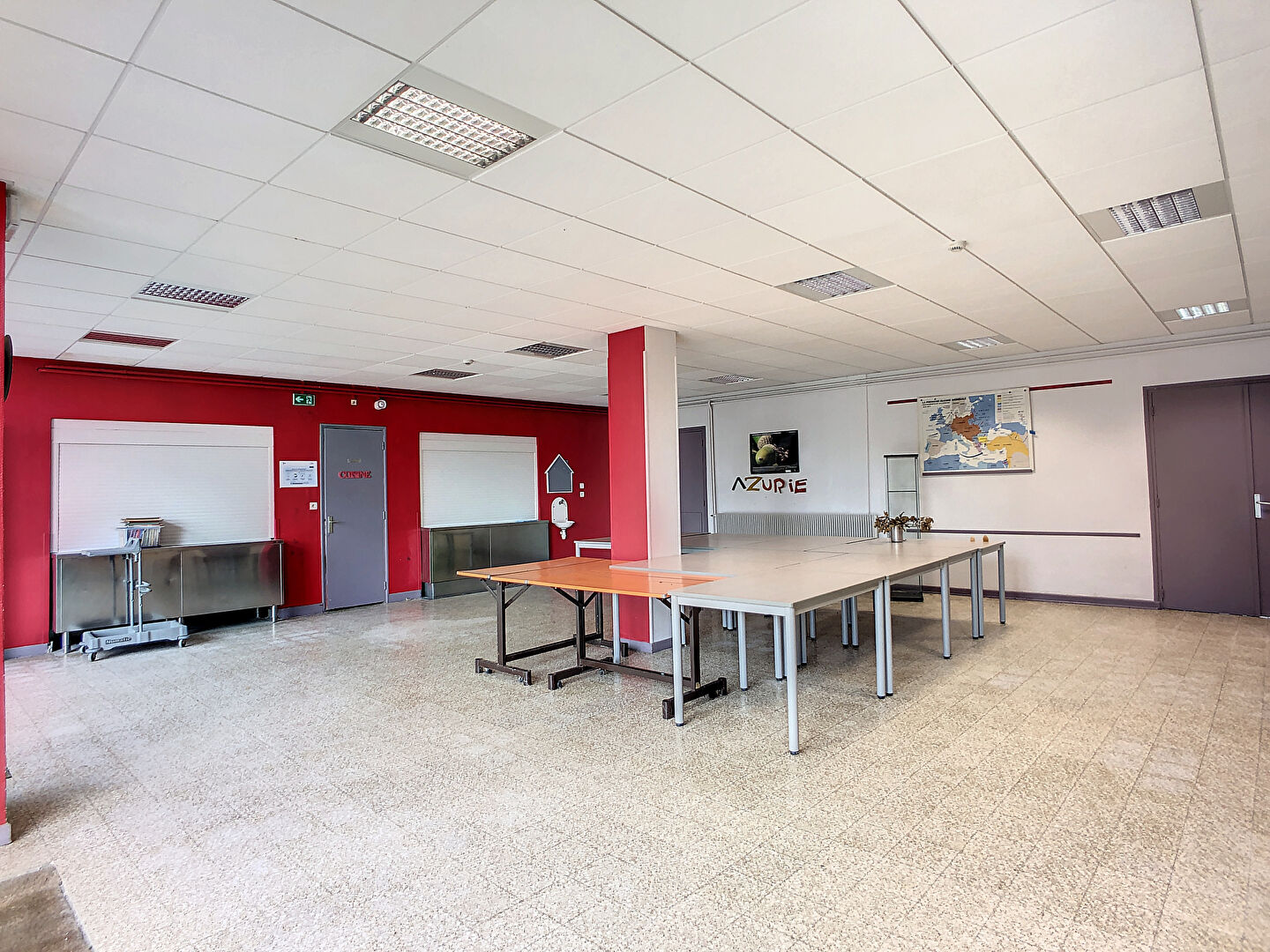 Photo ENSEMBLE IMMOBILIER COMPOSÉ DE PLUSIEURS BÂTIMENTS ET PISCINE - BEAULIEU EN ARGONNE image 4/6