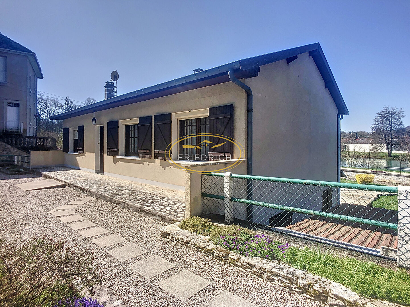 Photo Pavillon indépendant - habitable de suite image 1/6