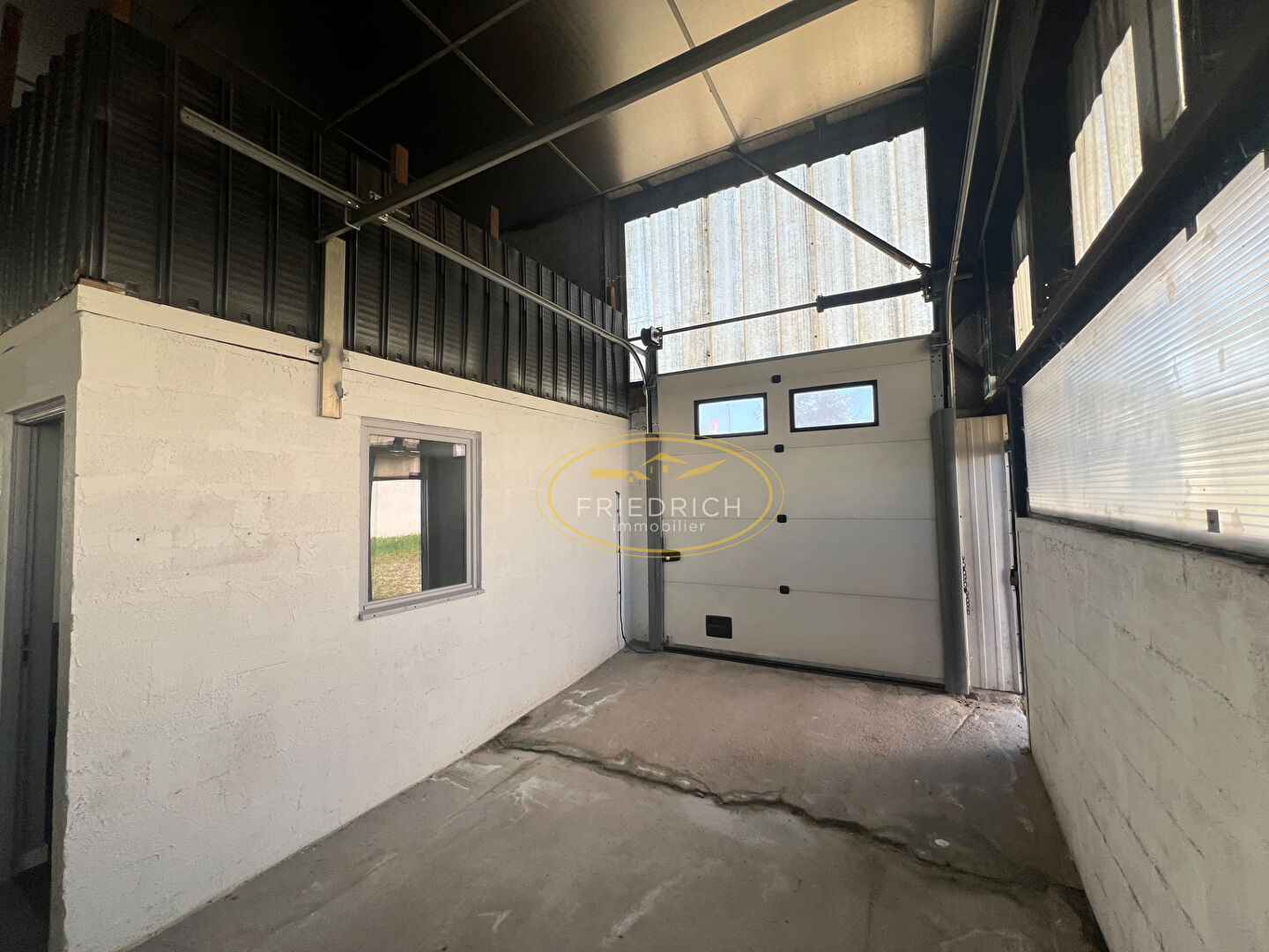 Photo BATIMENTS INDUSTRIELS AVEC BUREAUX image 5/6