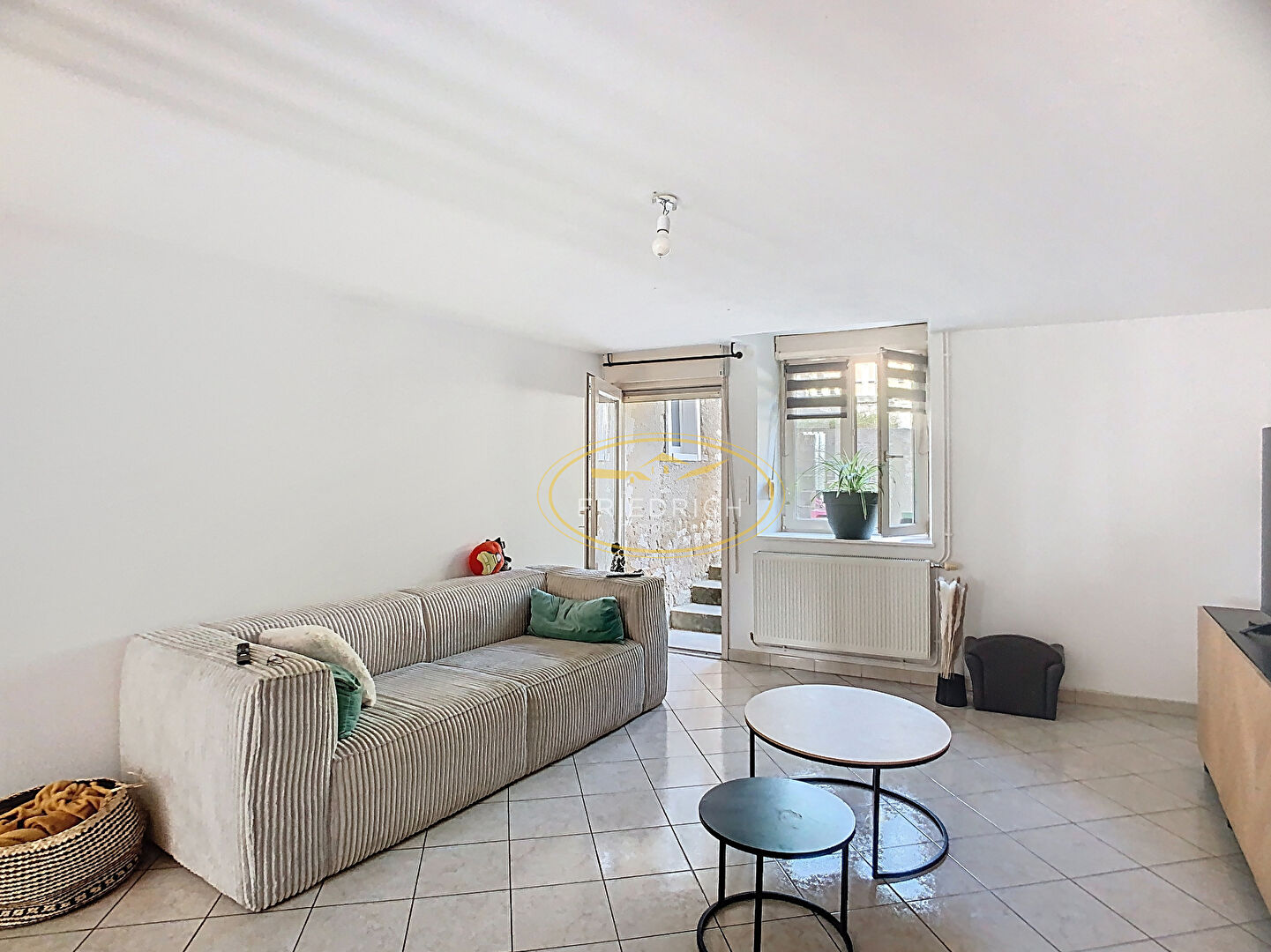 Photo JOLIE MAISON DE VILLAGE AVEC EXTERIEUR - LACROIX-SUR-MEUSE image 1/6