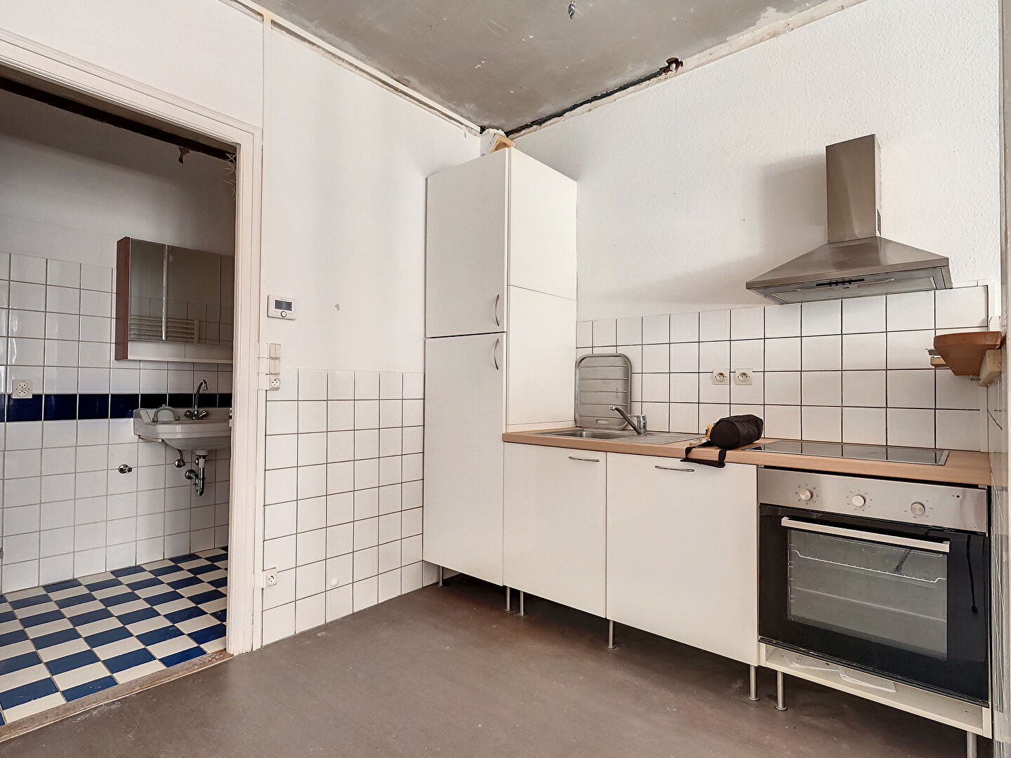 Photo DEUX APPARTEMENTS AU REZ-DE-CHAUSSEE - A RENOVER image 2/6