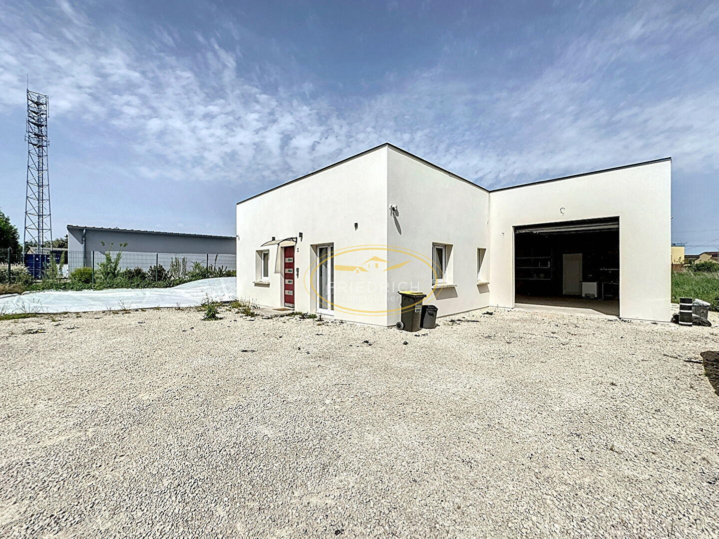 LOCAL COMMERCIAL ET/OU PROFESSIONNEL