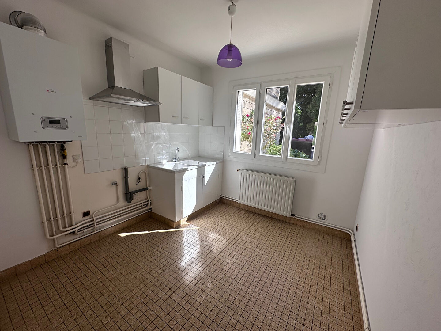 BEL APPARTEMENT F2 au rez de chaussée