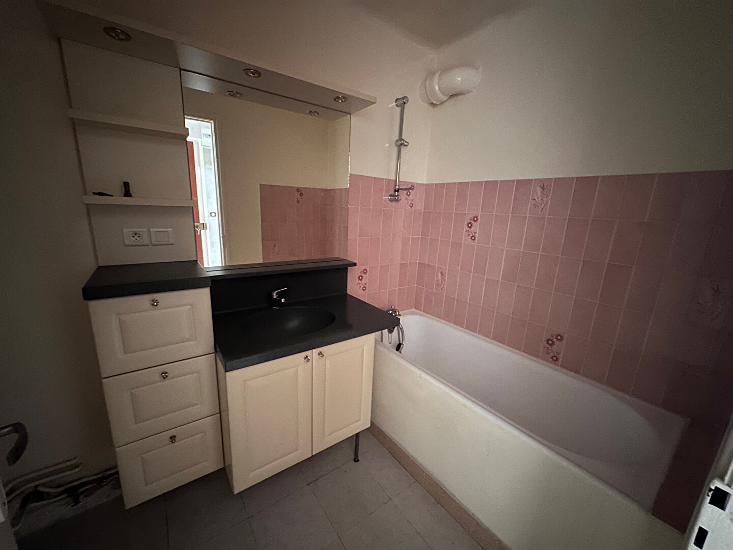 Photo BEL APPARTEMENT F2 au rez de chaussée image 6/6