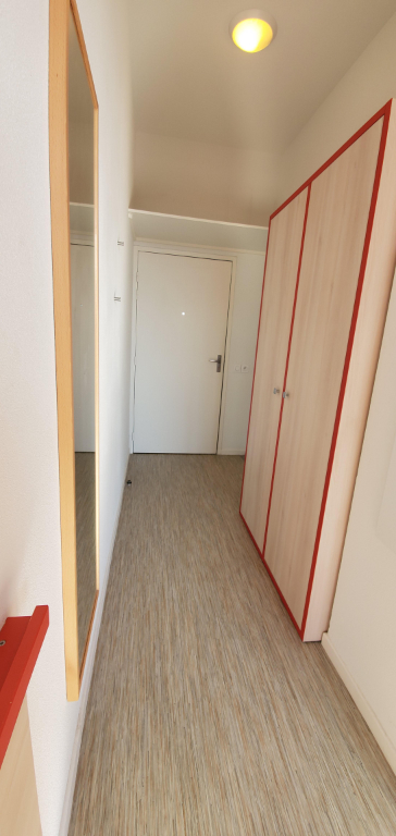 Photo A LOUER STUDIO MODERNE A LYON 3E image 2/2