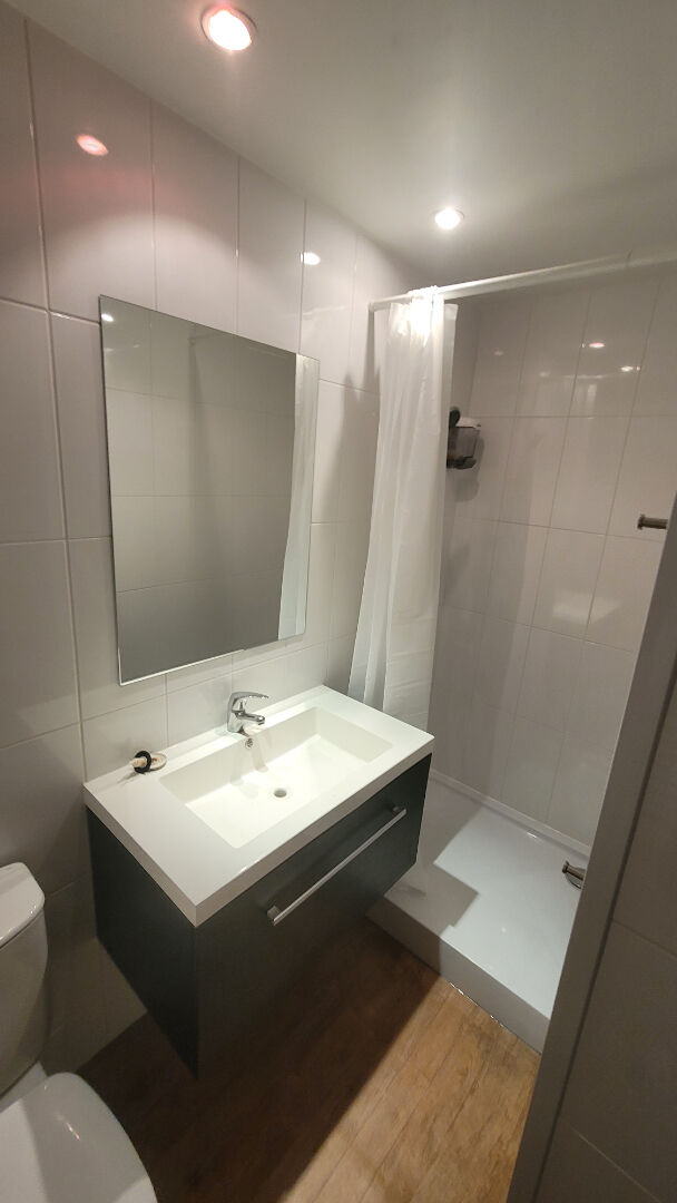 Photo T1 MEUBLE A LOUER - VILLEURBANNE - RÉSIDENCE ETUDIANTE RÉCENTE image 2/6