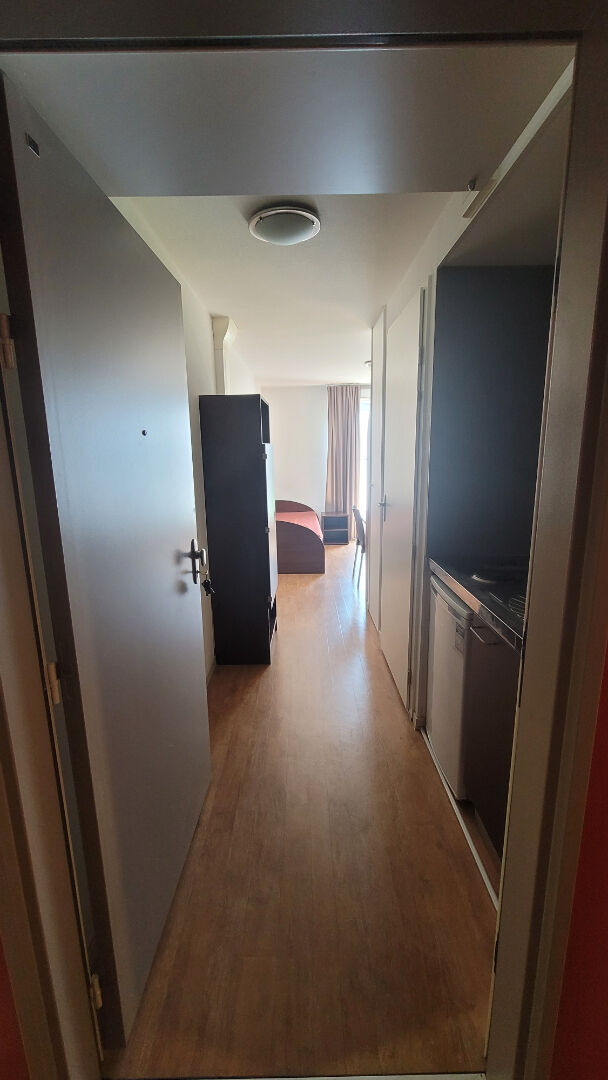 Photo T1 MEUBLE A LOUER - VILLEURBANNE - RÉSIDENCE ETUDIANTE RÉCENTE image 3/6