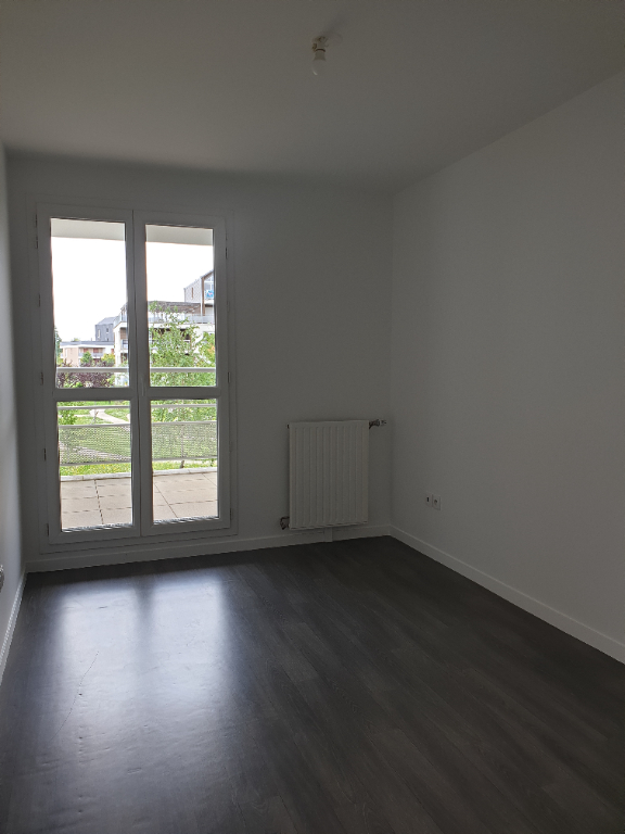 Photo LIEUSAINT - 3 pièce(s) - 65.13 m2 image 3/6