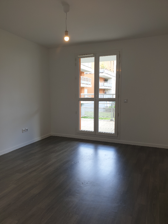 Photo LIEUSAINT - 3 pièce(s) - 65.13 m2 image 4/6