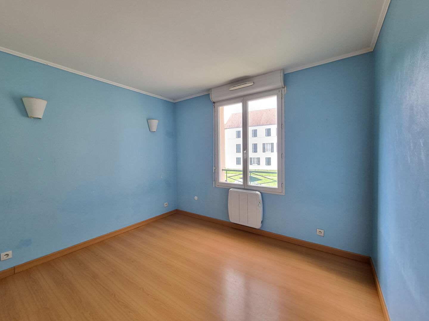 Photo LIEUSAINT - 3 pièce(s) - 61.6 m2 image 3/6