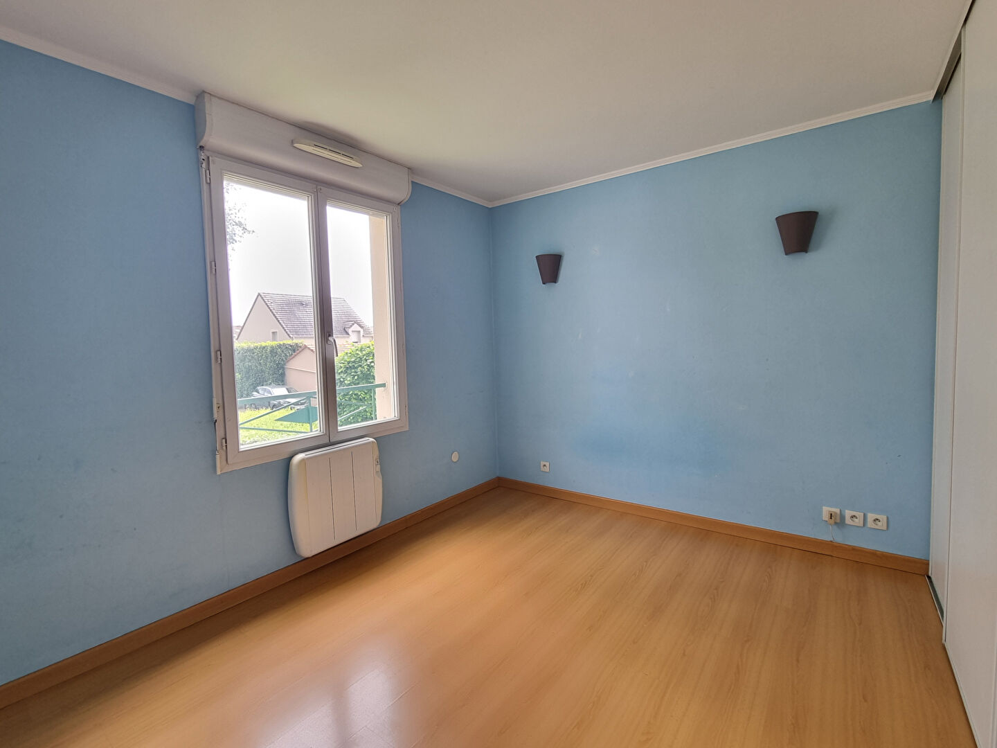 Photo LIEUSAINT - 3 pièce(s) - 61.6 m2 image 4/6