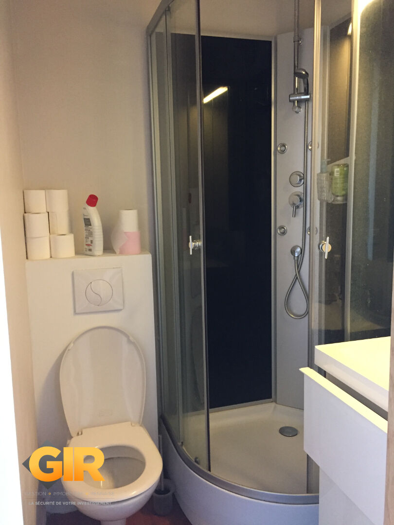 Photo RENNES CENTRE-VILLE APPARTEMENT T1 28M² DANS RESIDENCE DE STANDING AVEC VUE PANORAMIQUE image 4/5