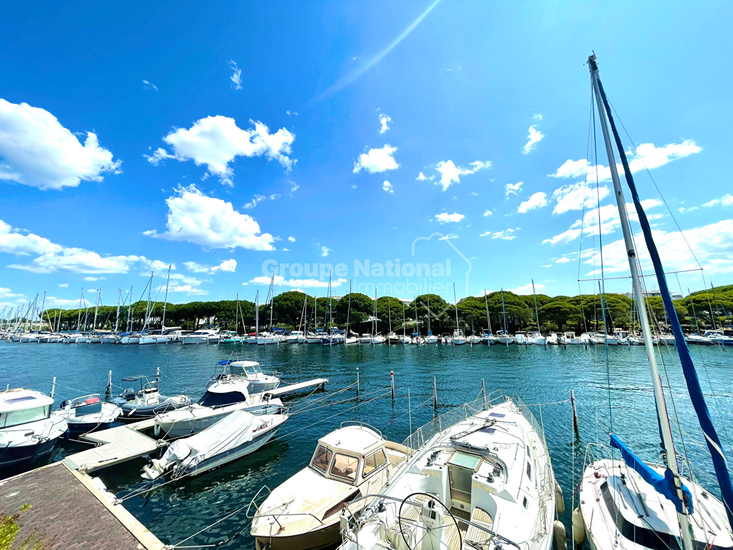 marina avec vu directe sur l'eau