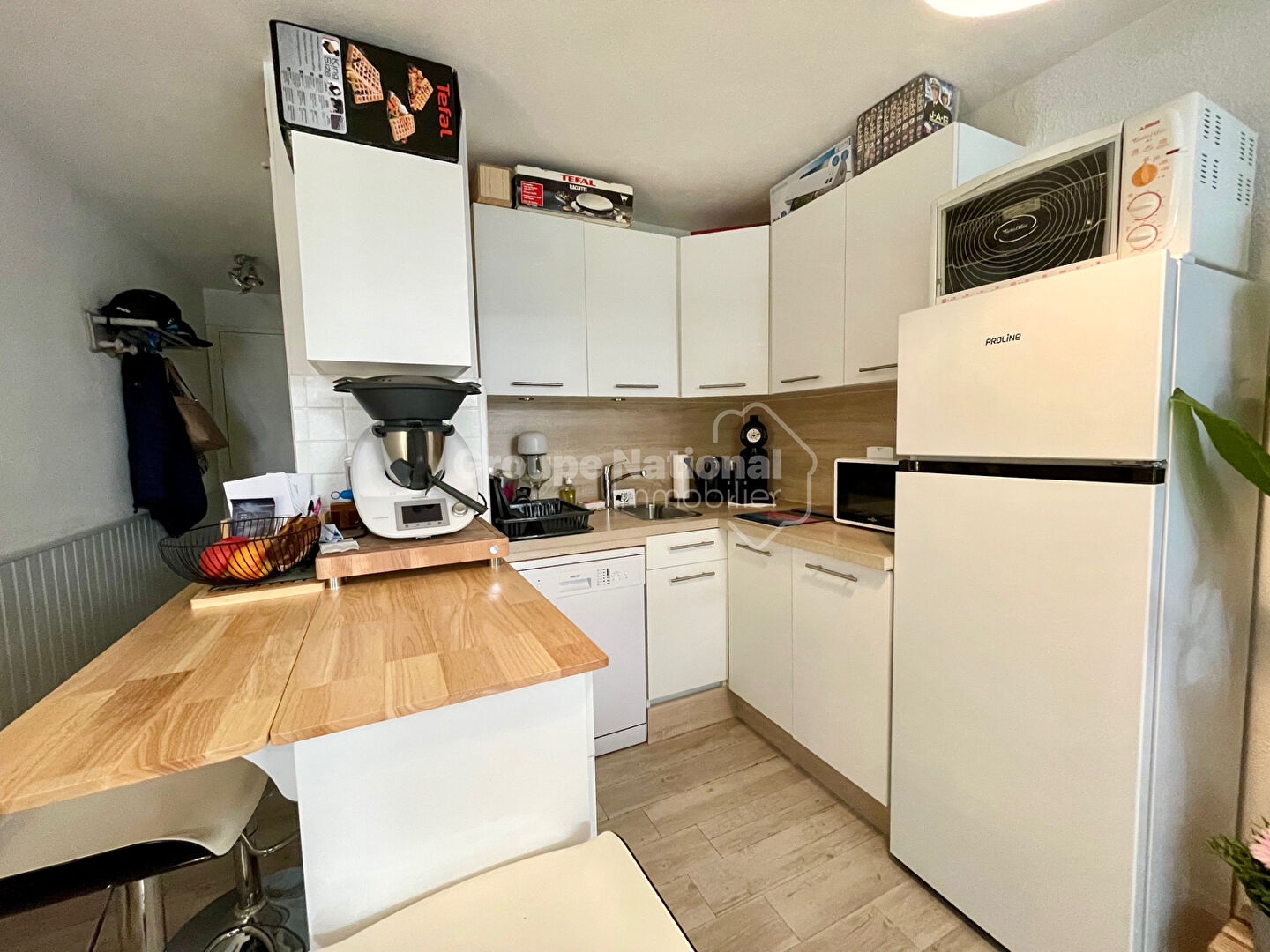 Photo Studio, rez-de-jardin, terrasse, parking privé image 3/6