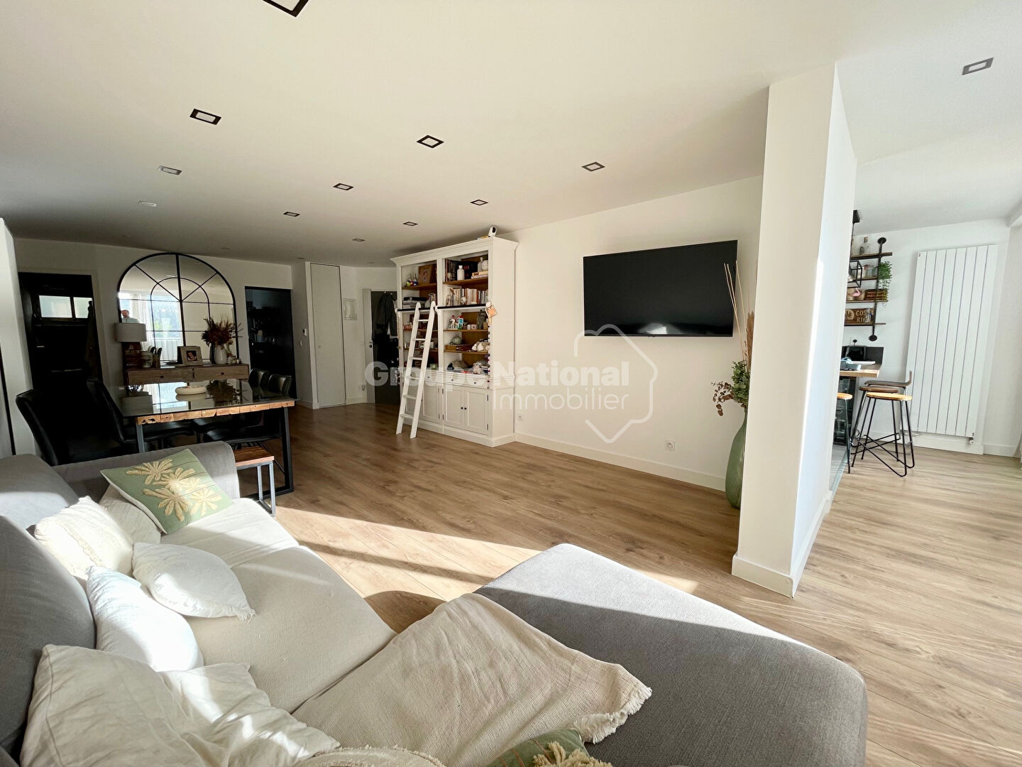 Appartement , 3 chambres, parking privé