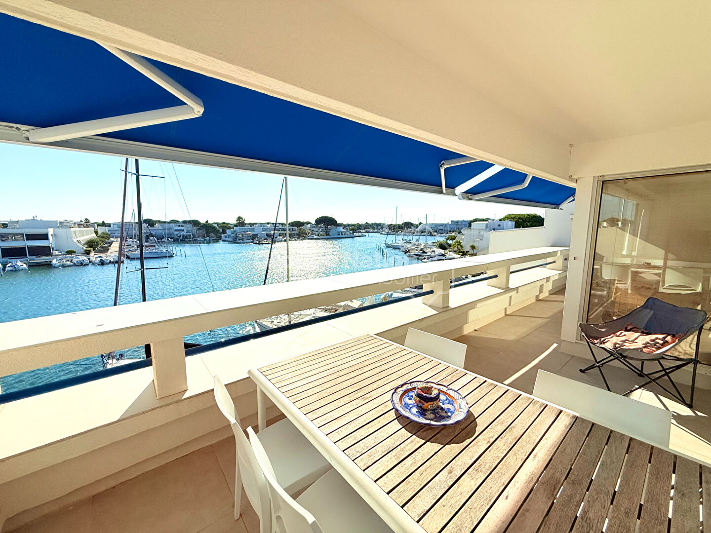 Photo Marina sur les toits avec appontement large image 1/5