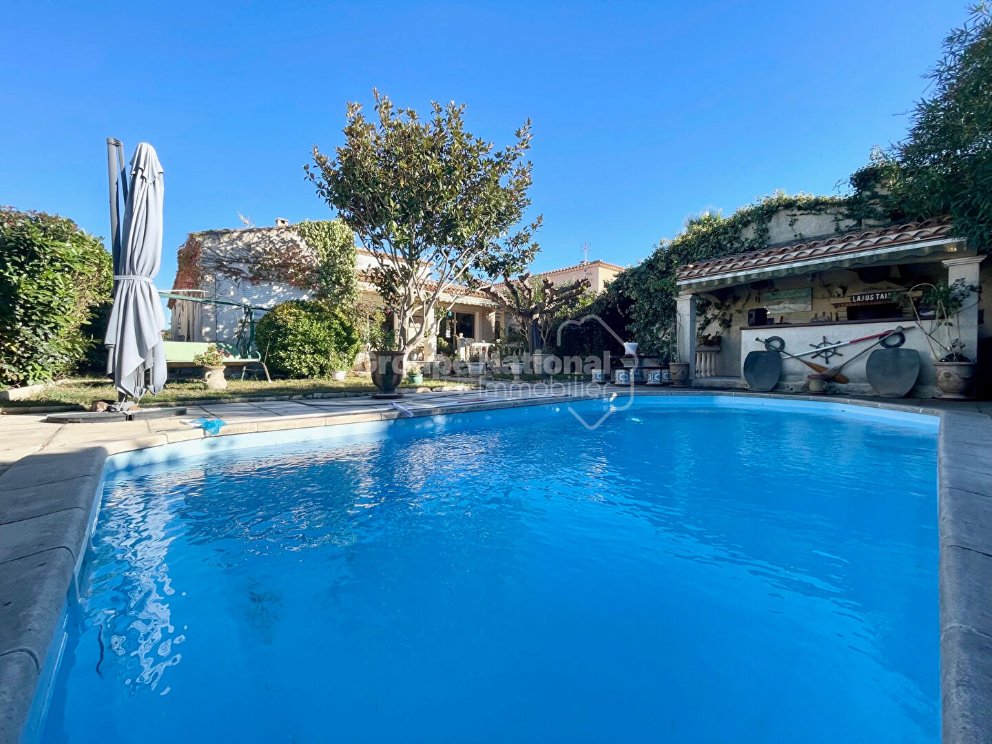 Photo Maison, 4 chambres, piscine, garage et cuisine d'été image 2/6