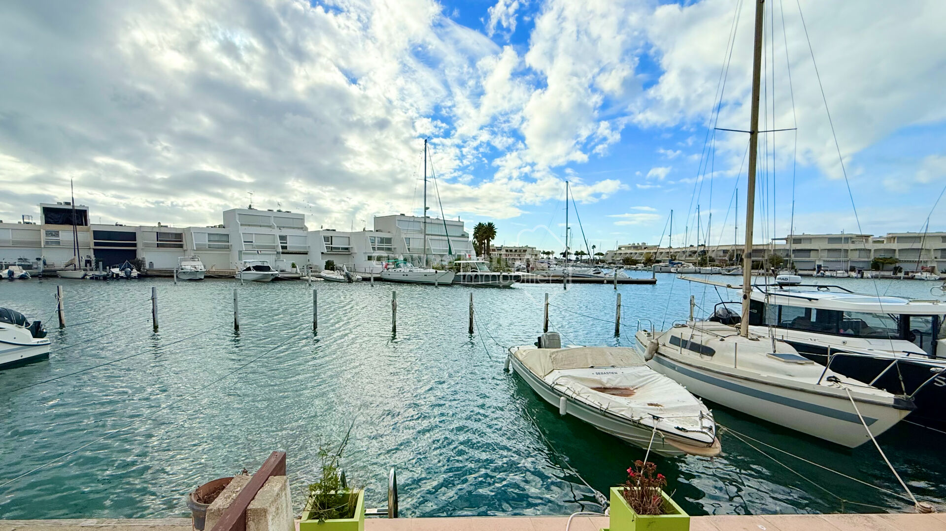 Photo Marina P3 rez-de-chaussée accès direct quai et abri voiture image 2/6