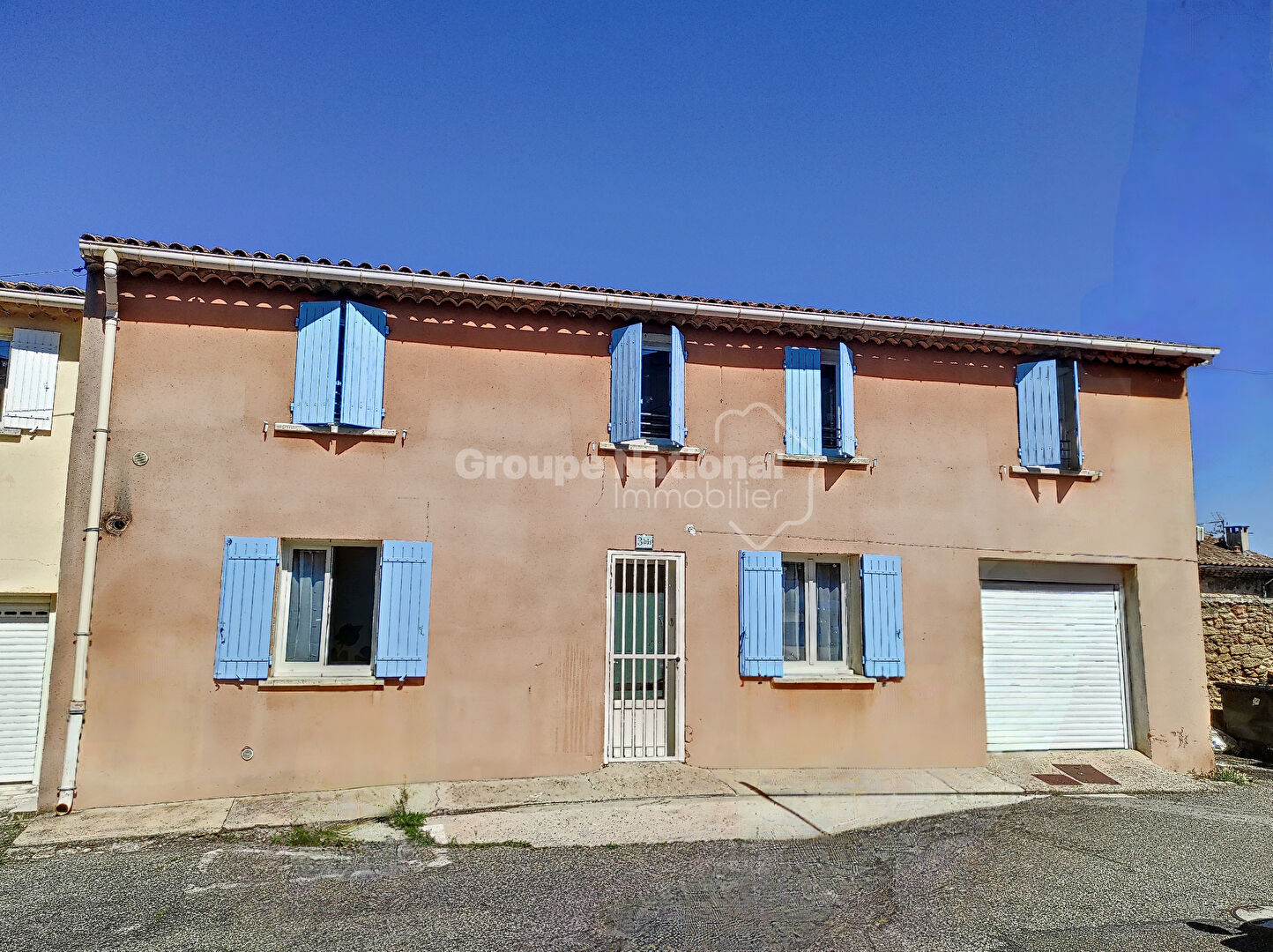 COURTHEZON - . MAISON DE CHARME 83m2-SUR LES HAUTEURS DU VILLAGE -INVESTISSSEMENT LOCATIF