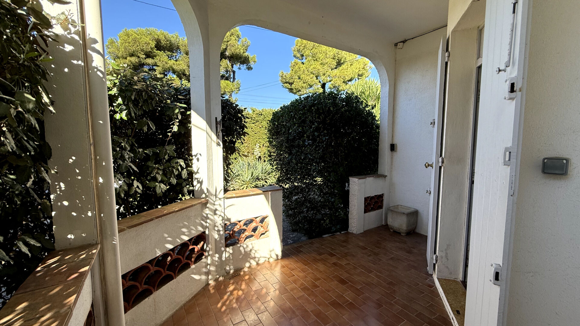 Photo VILLA PLAIN PIED TYPE 4 AVEC JARDIN  ET GARAGE PROCHE CENTRE VILLE ET MER image 5/6