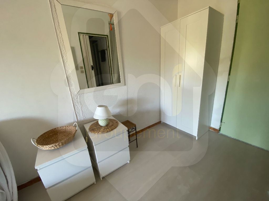 Photo STUDIO Proche centre SAUSSET LES PINS Meublé image 4/5