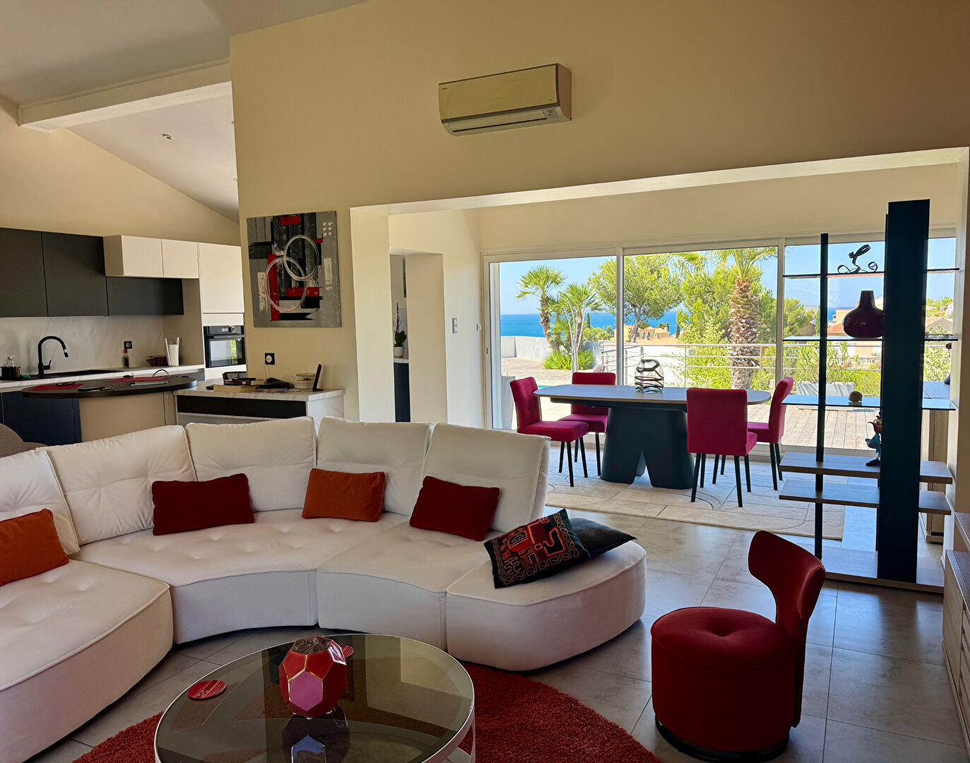 Photo EXCLUSIVITE SAUSSET LES PINS MAISON VUE MER  200m2 SUR UN TERRAIN DE 740m2  AVEC PISCINE PARKING ET GARAGE image 2/6