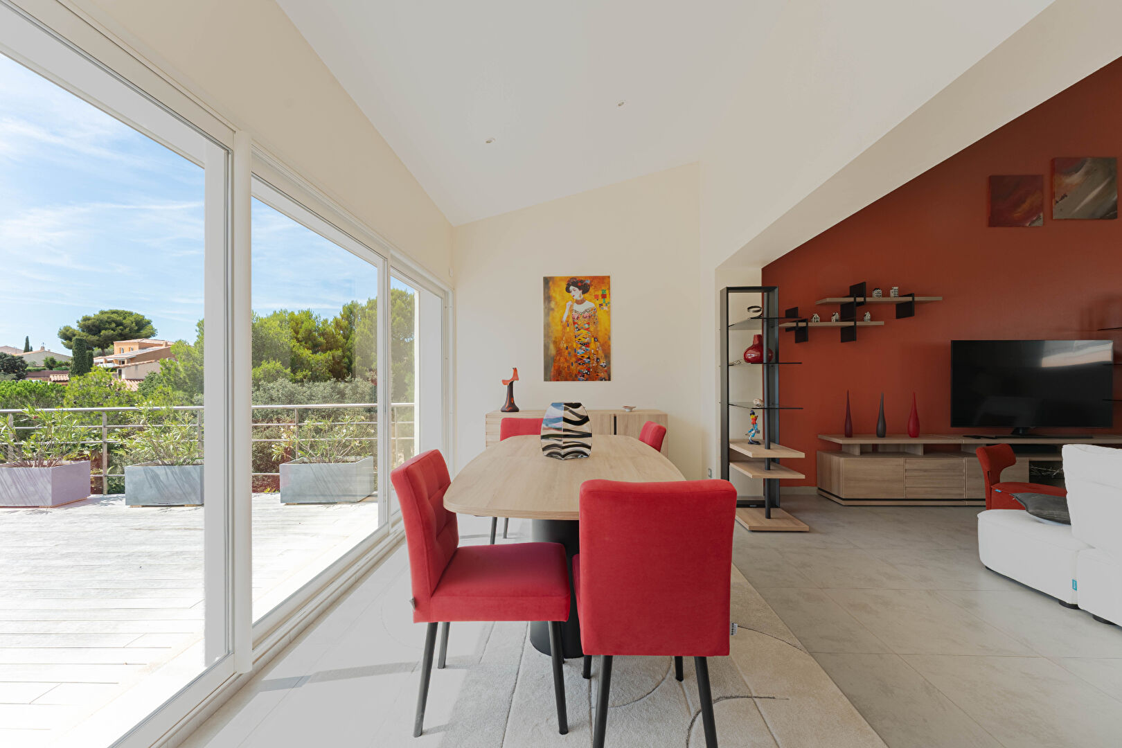 Photo EXCLUSIVITE SAUSSET LES PINS MAISON VUE MER  200m2 SUR UN TERRAIN DE 740m2  AVEC PISCINE PARKING ET GARAGE image 6/6