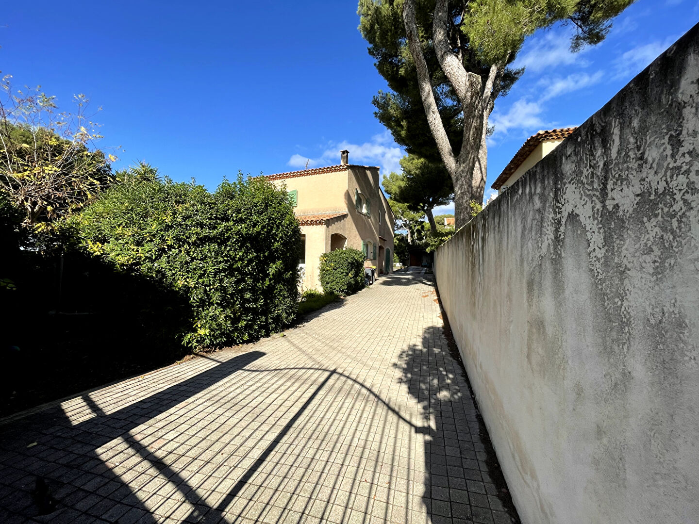 Photo Maison à louer Carry Le Rouet 6 pièces, 5 chambres 162.90 m2, jardin, terrasse image 6/6