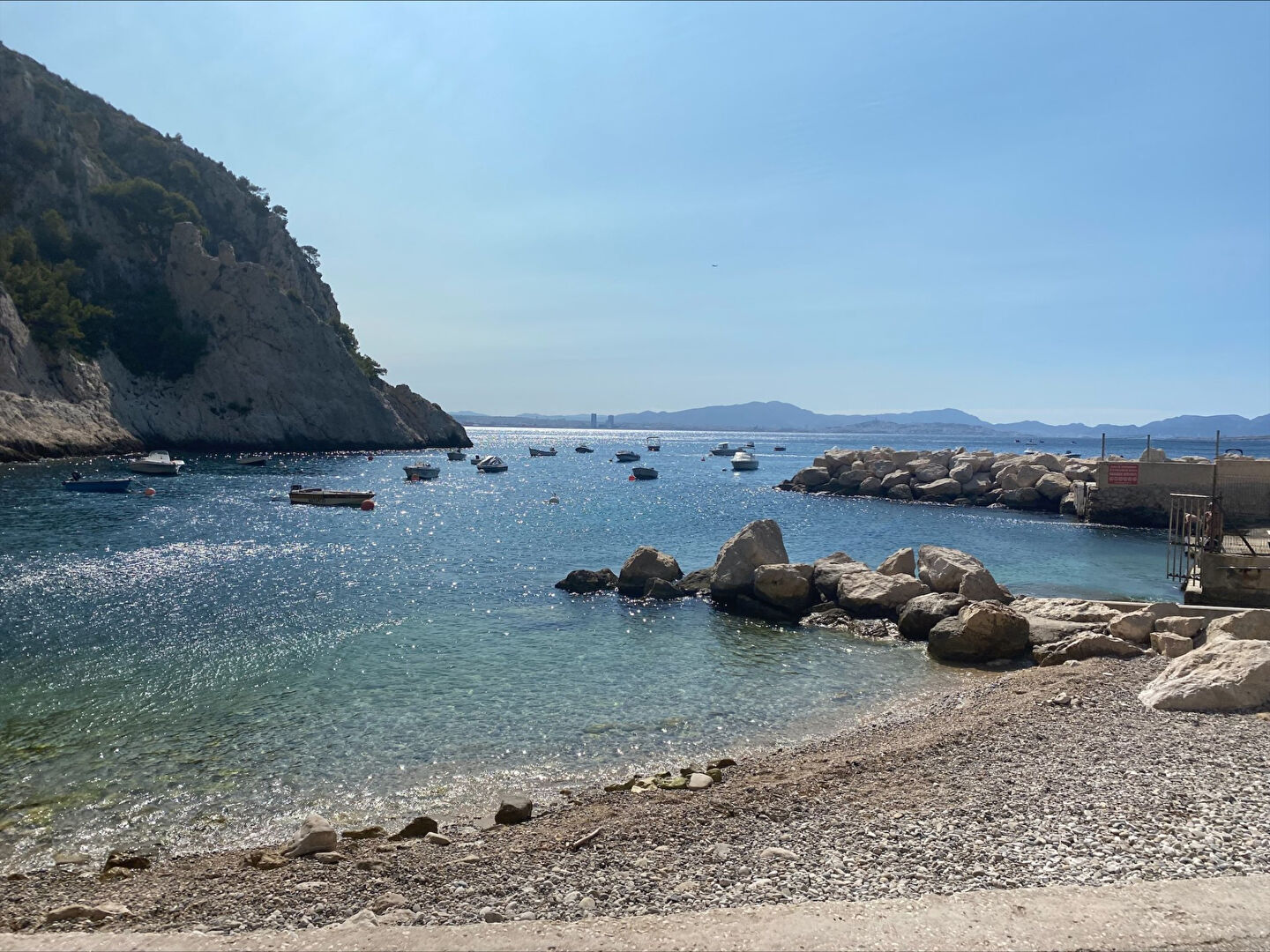 Photo MURS d'un Local commercial toutes activités à vendre à LA VESSE 13740 LE ROVE image 2/2