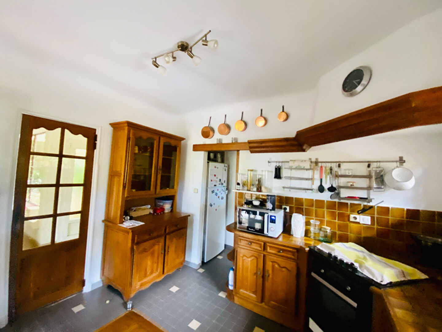 Photo Rez de chaussée de villa T4, 119 M2 avec beau terrain, terrasse dans un endroit calme image 5/6