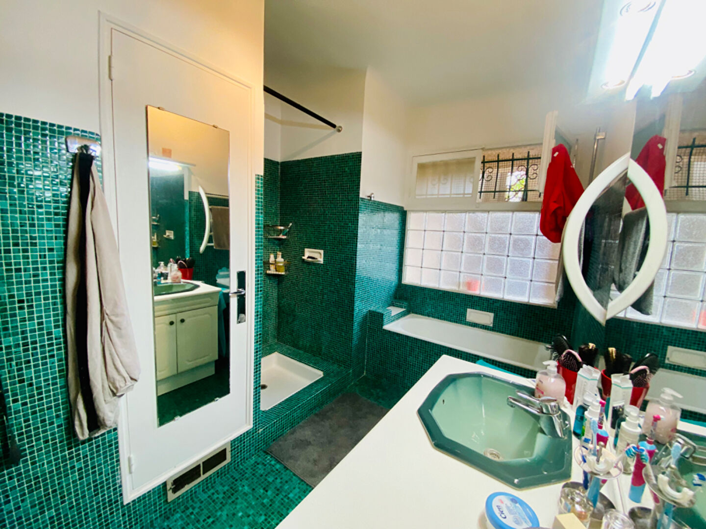 Photo Rez de chaussée de villa T4, 119 M2 avec beau terrain, terrasse dans un endroit calme image 6/6