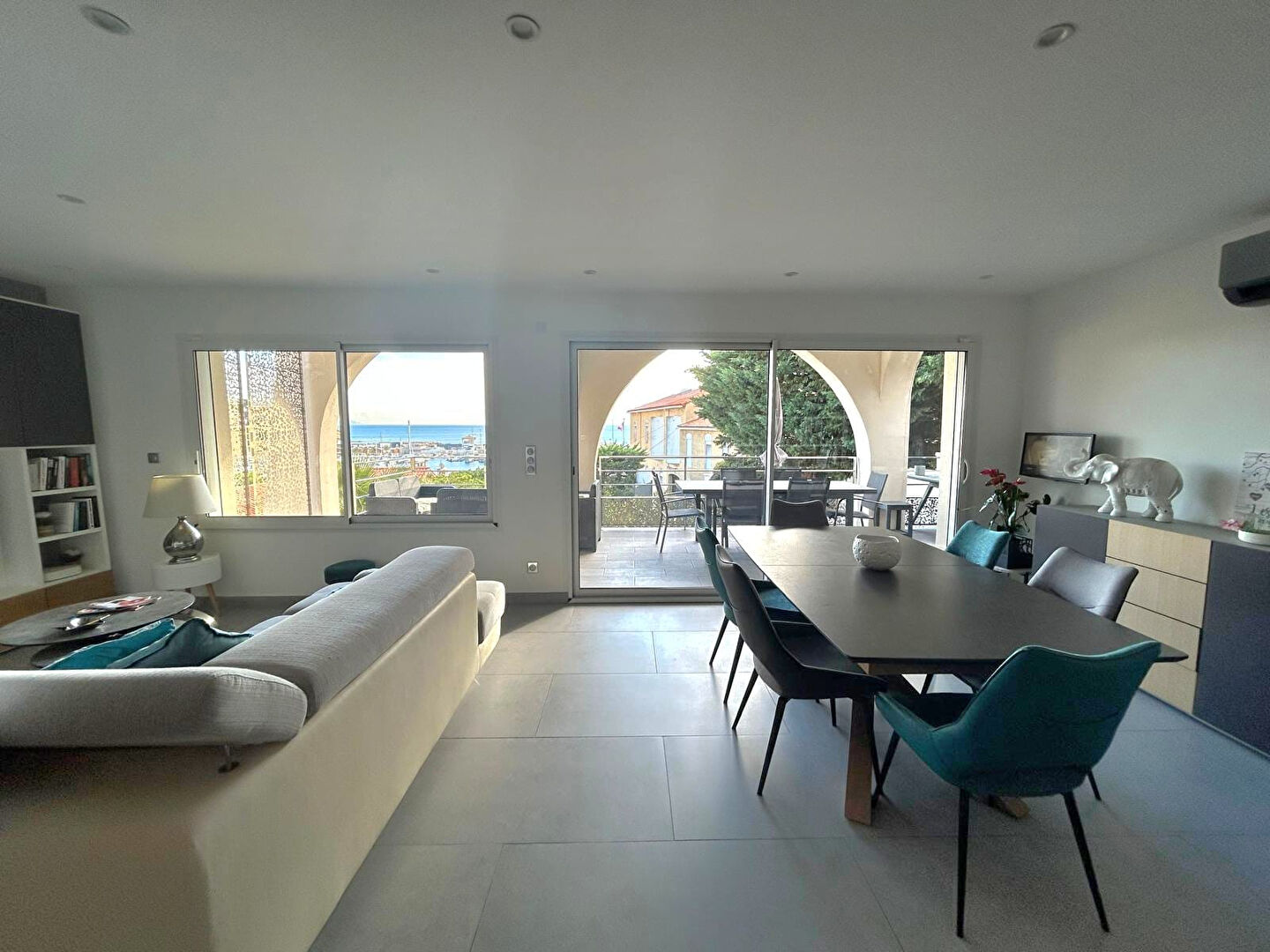 Photo A VENDRE MAISON T4 AVEC VUE SUR LE PORT DE CARRY-LE-ROUET ET GARAGE image 4/6