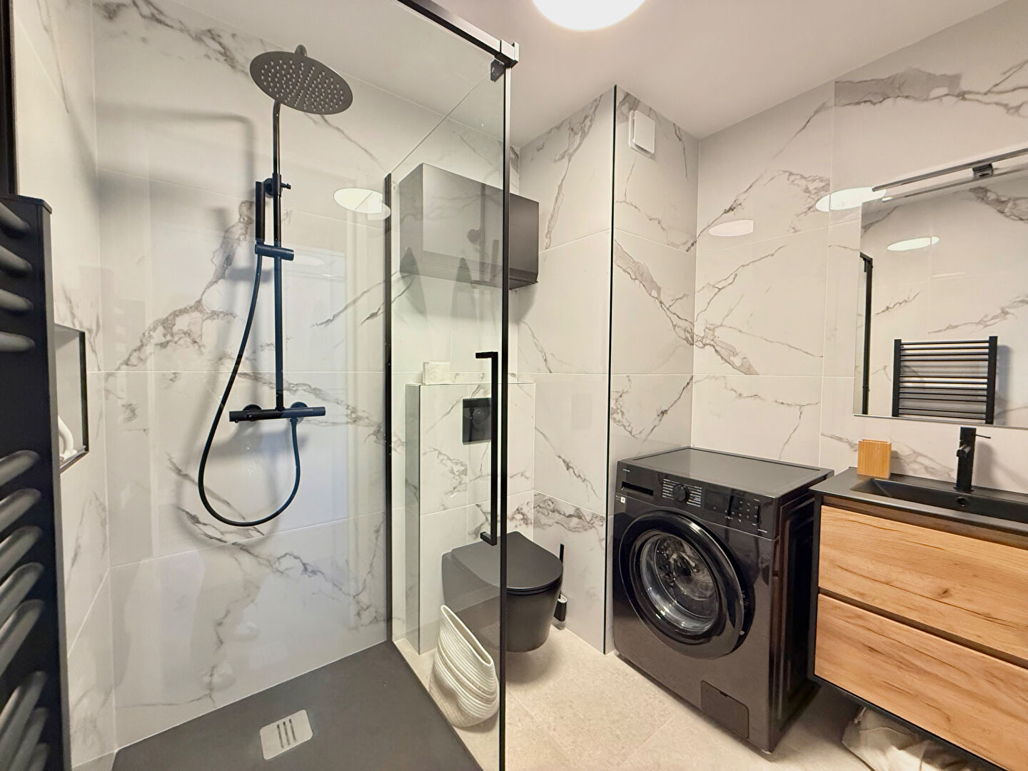 Photo Studio meublé à louer avec terrasse et parking en plein centre de Carry-le-Rouet image 3/6