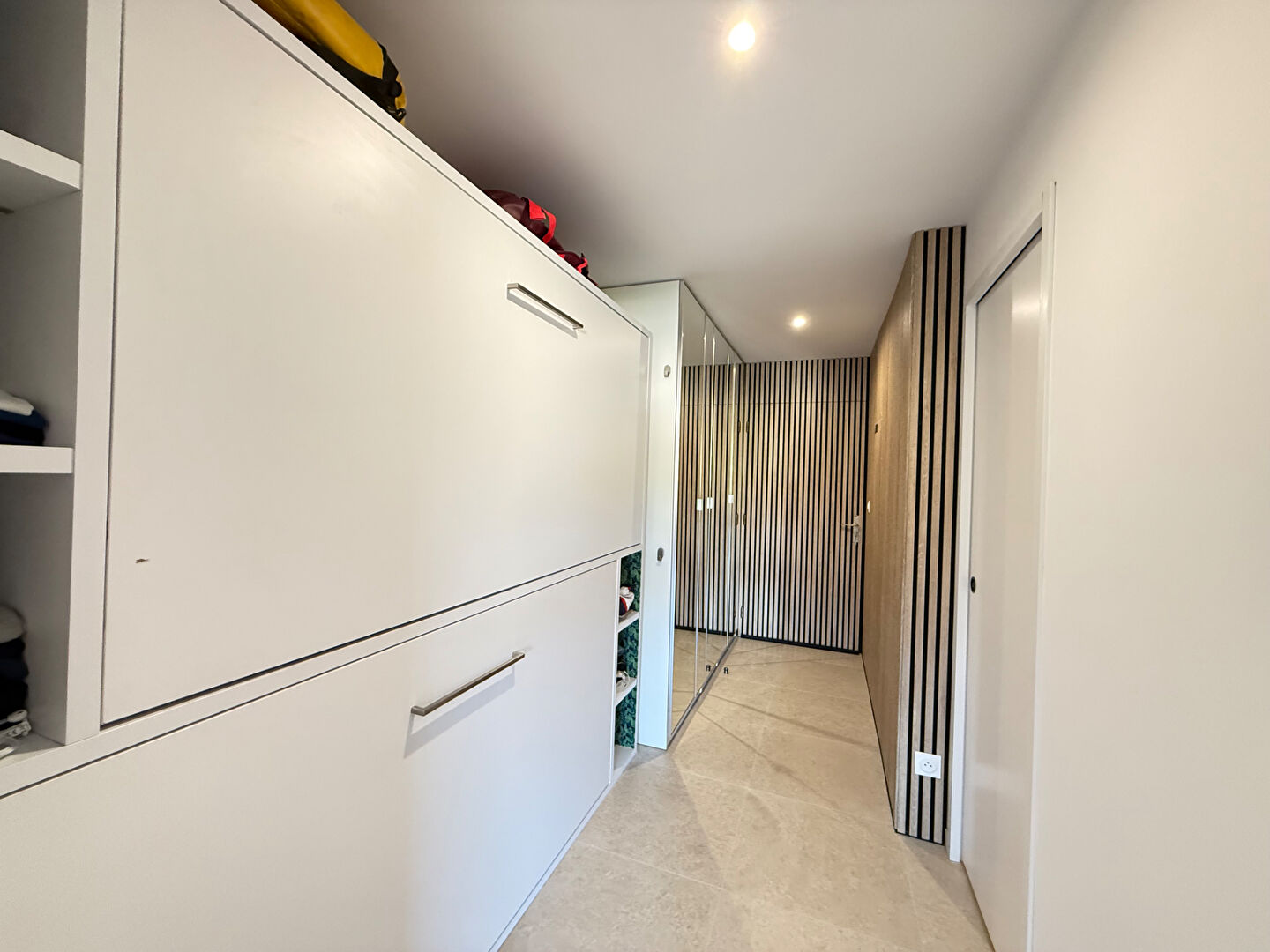 Photo Studio meublé à louer avec terrasse et parking en plein centre de Carry-le-Rouet image 5/6