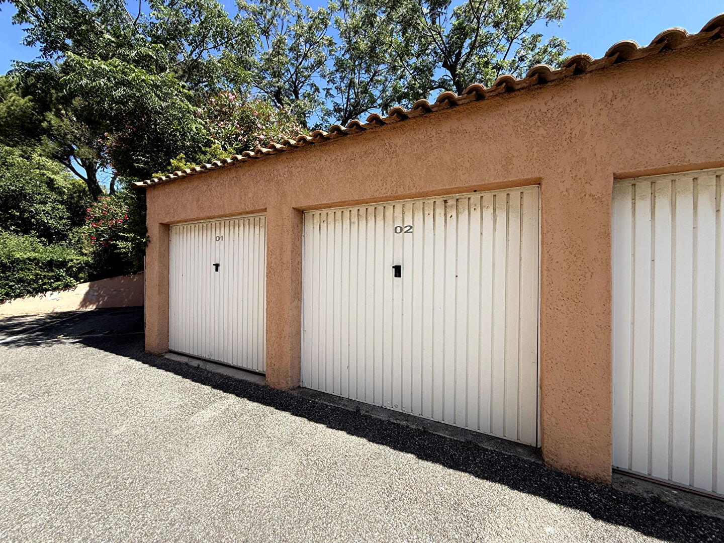 Box  à louer ausset-les-Pins résidence le Tikao 3 box 2
