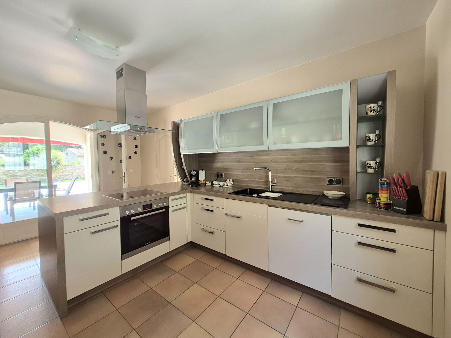 Photo A VENDRE MAISON F5 A LA COURONNE AVEC PISCINE ET GARAGE PROCHE DU VILLAGE image 2/6