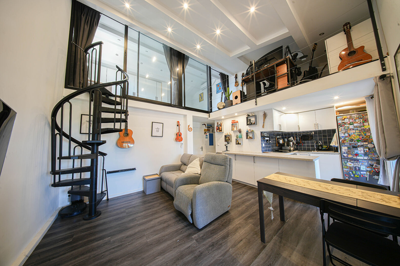 A VENDRE  DUPLEX T3 AVEC TERRASSE PROCHE MER  13960 SAUSSET LES PINS