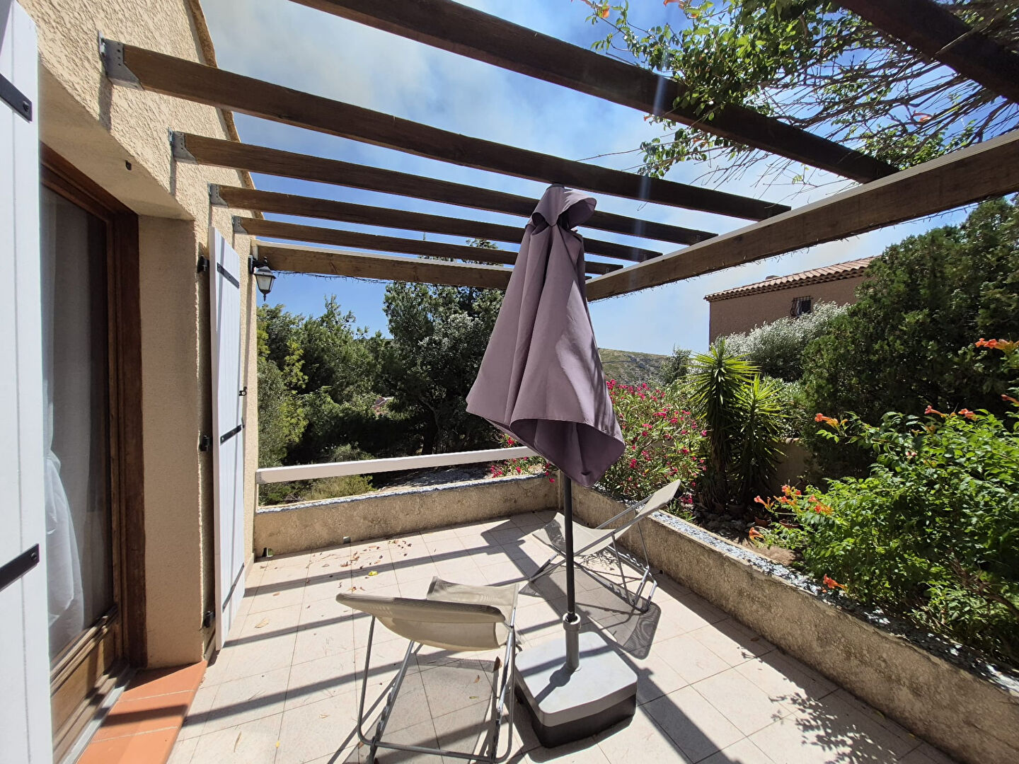 Photo À VENDRE - Maison 4 chambres avec vue dégagée sur les hauteurs prisées de l'Estaque image 3/6